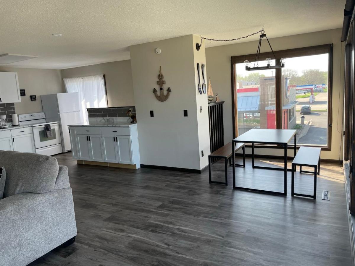 3 Bedroom Condo With Lake Pepin Views With Access To Shared Outdoor Pool Lake City Extérieur photo