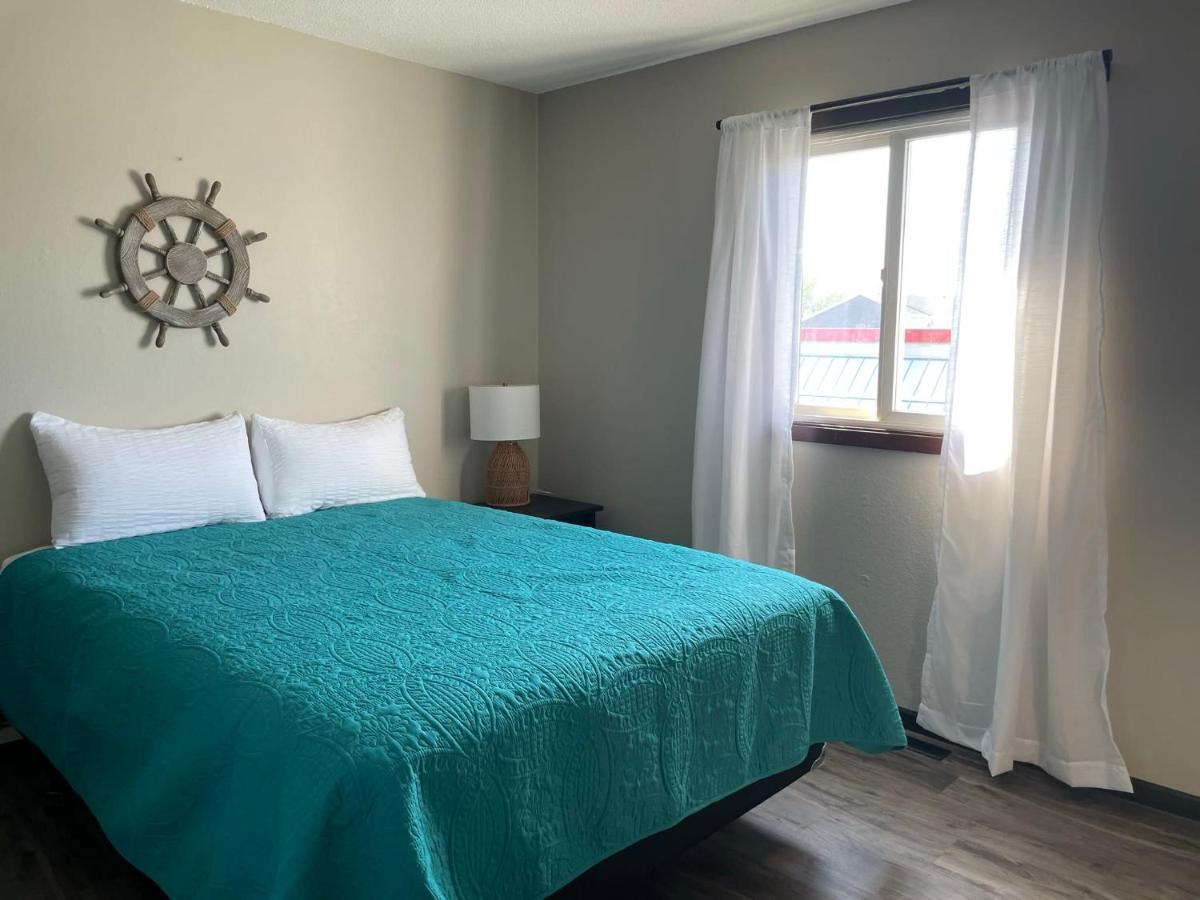 3 Bedroom Condo With Lake Pepin Views With Access To Shared Outdoor Pool Lake City Extérieur photo