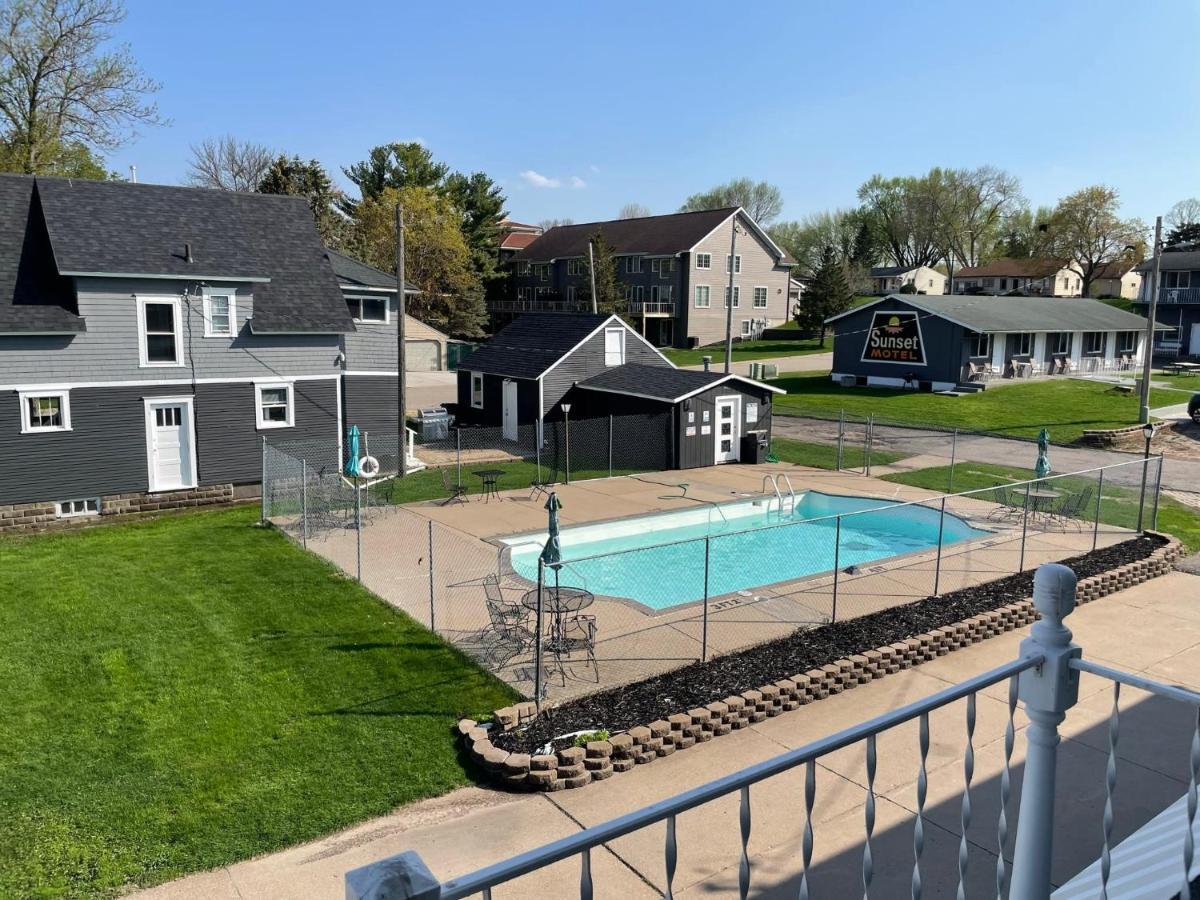 3 Bedroom Condo With Lake Pepin Views With Access To Shared Outdoor Pool Lake City Extérieur photo